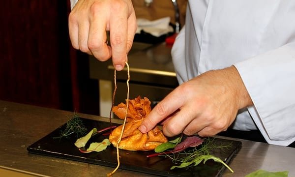 cropped-ristoranti-castiglione-della-pescaia-ristorante-larpione-chef-jenel-grigore-e-piatto3.jpg Ristoranti Castiglione della Pescaia L'Arpione